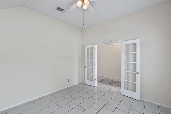 Foto del edificio - 153 Snow Owl Holw, Buda, Texas 78610