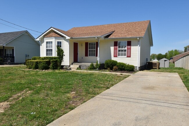 Building Photo - 3 Bedroom Home For Rent Near Post!