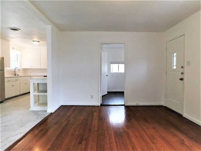 Building Photo - 1100 Estes Dr
