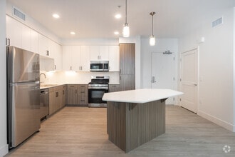 Interior Photo - Enzo