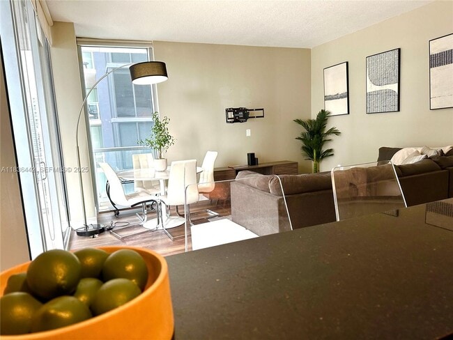 Foto del edificio - 1050 Brickell Ave