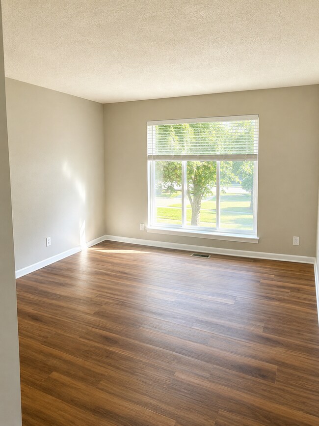 Building Photo - 3343 Gleason Dr