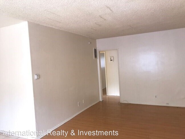 Building Photo - 2531 S Burnside Ave