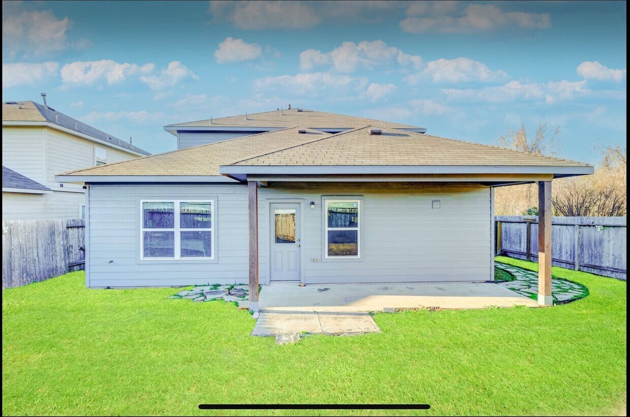 Building Photo - 5026 Fairwater Ct