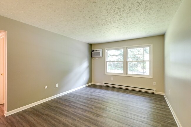 Living Room - Cardinal Manor Apartments - Senior Community