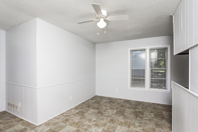 Building Photo - 436 Harleston Rd