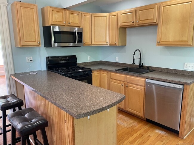 Building Photo - 809 Edgewood Ave