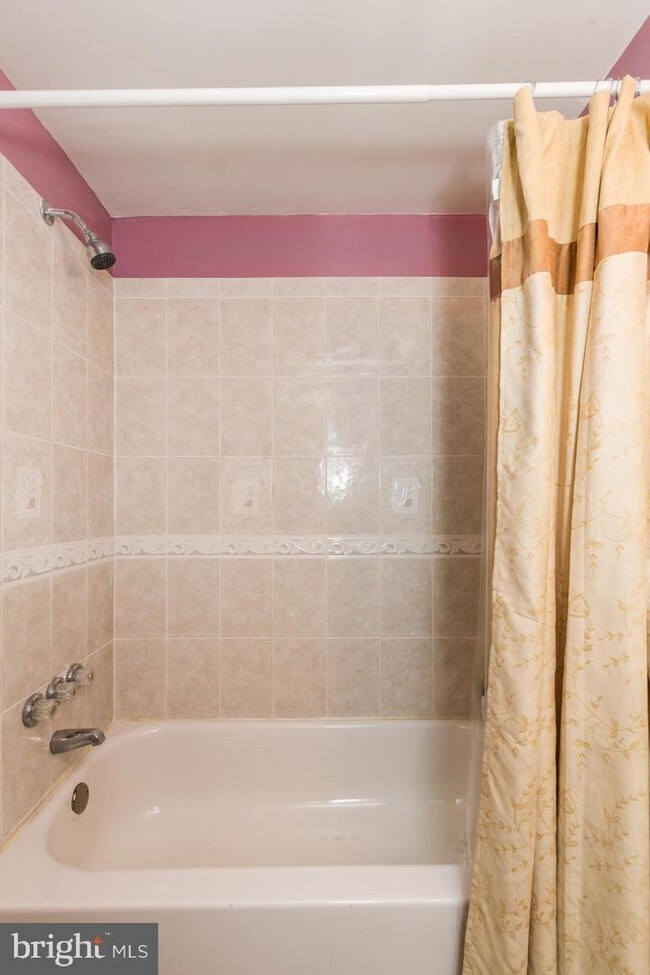 Foto del edificio - 2324 N Lawrence St
