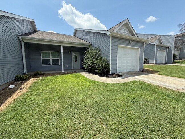 Building Photo - Condo Living 26 Hundred sq Ft!!