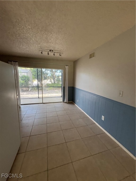 Building Photo - 1560 Colonial Blvd