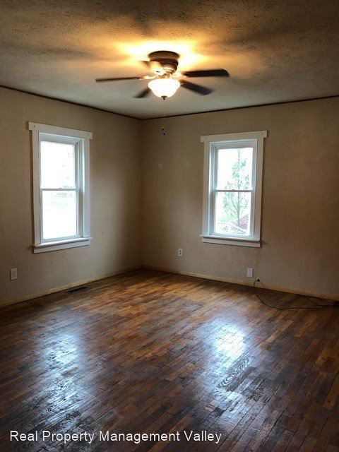 Building Photo - 4 br, 2 bath House - 113 Oak Street