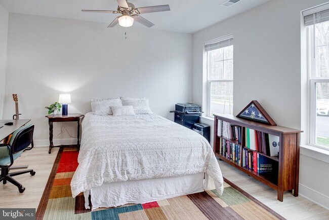 Foto del edificio - 1576 Meadowlark Glen Rd