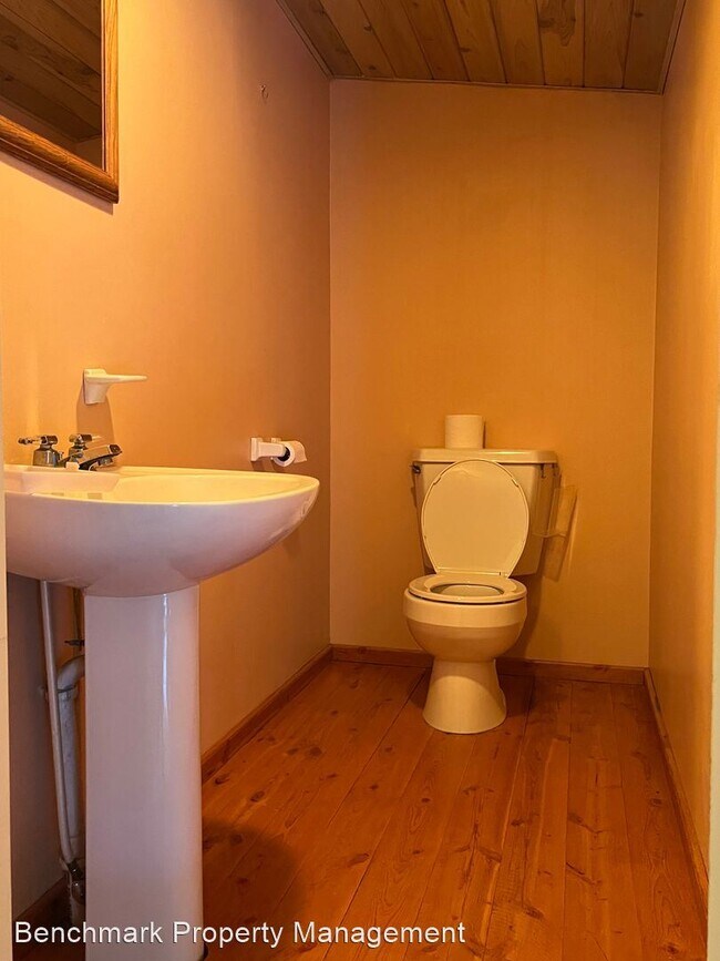 Building Photo - 2 br, 1.5 bath House - 12921 Axtell Gatewa...
