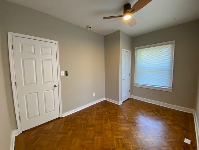 Foto del edificio - 309 W Whitney Ave