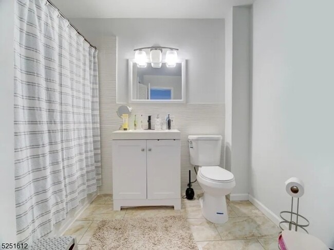 Building Photo - 1210 Roselle St