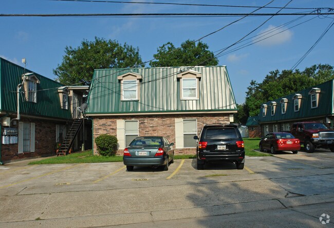 Foto del edificio - Castlewood Apartments