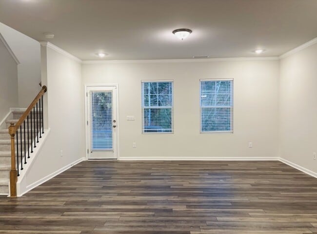 Foto del edificio - 303 Aster Bloom Ln