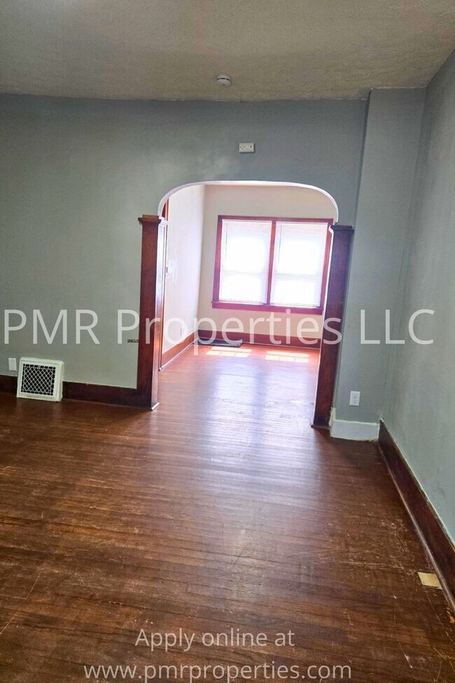 Building Photo - 118 Platner St