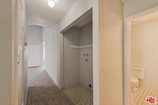 Foto del edificio - 20505 South Vermont Avenue, Unit 6