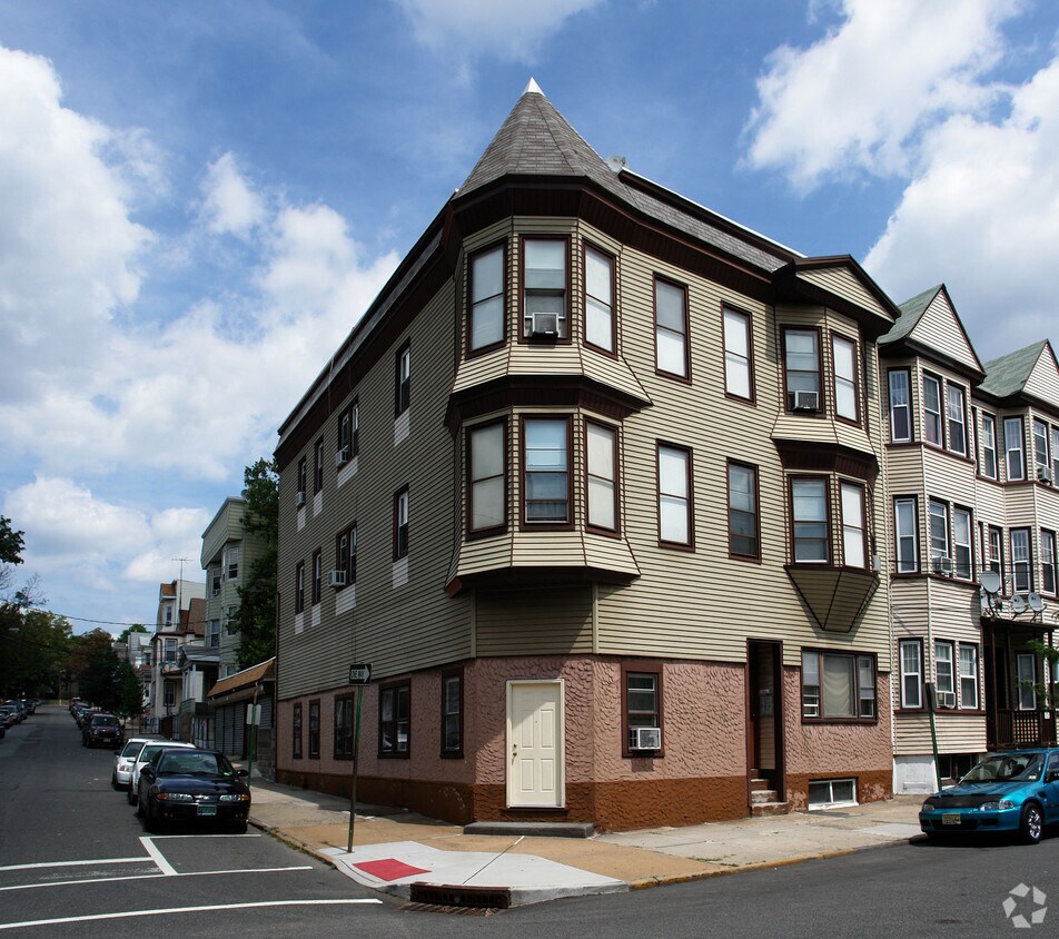 137 Johnston Ave, Kearny, NJ 07032 Apartments in Kearny, NJ