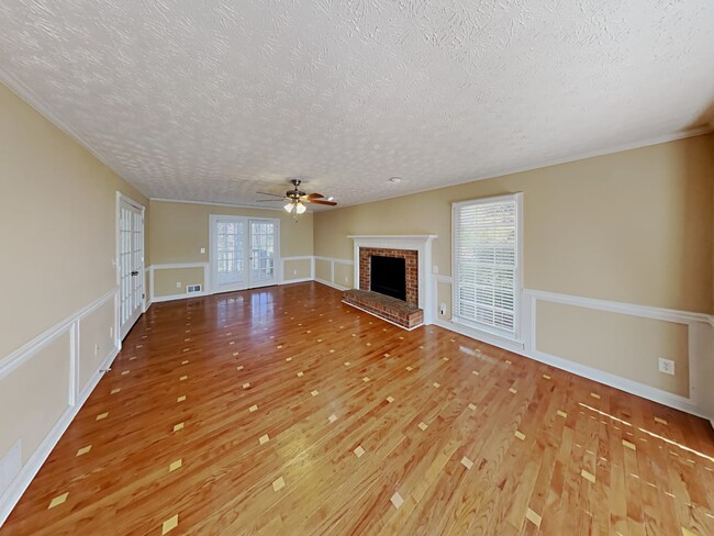 Building Photo - 4611 Pine Harbor Ct NE