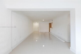 Building Photo - 10241 NW 9th St Cir