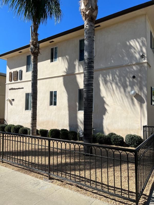 Foto del edificio - 1117 Cochran Ave