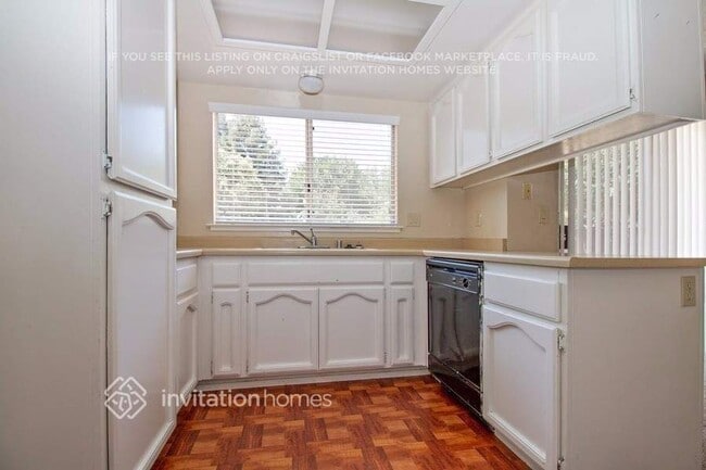 Building Photo - 6036 Sun Dial Way