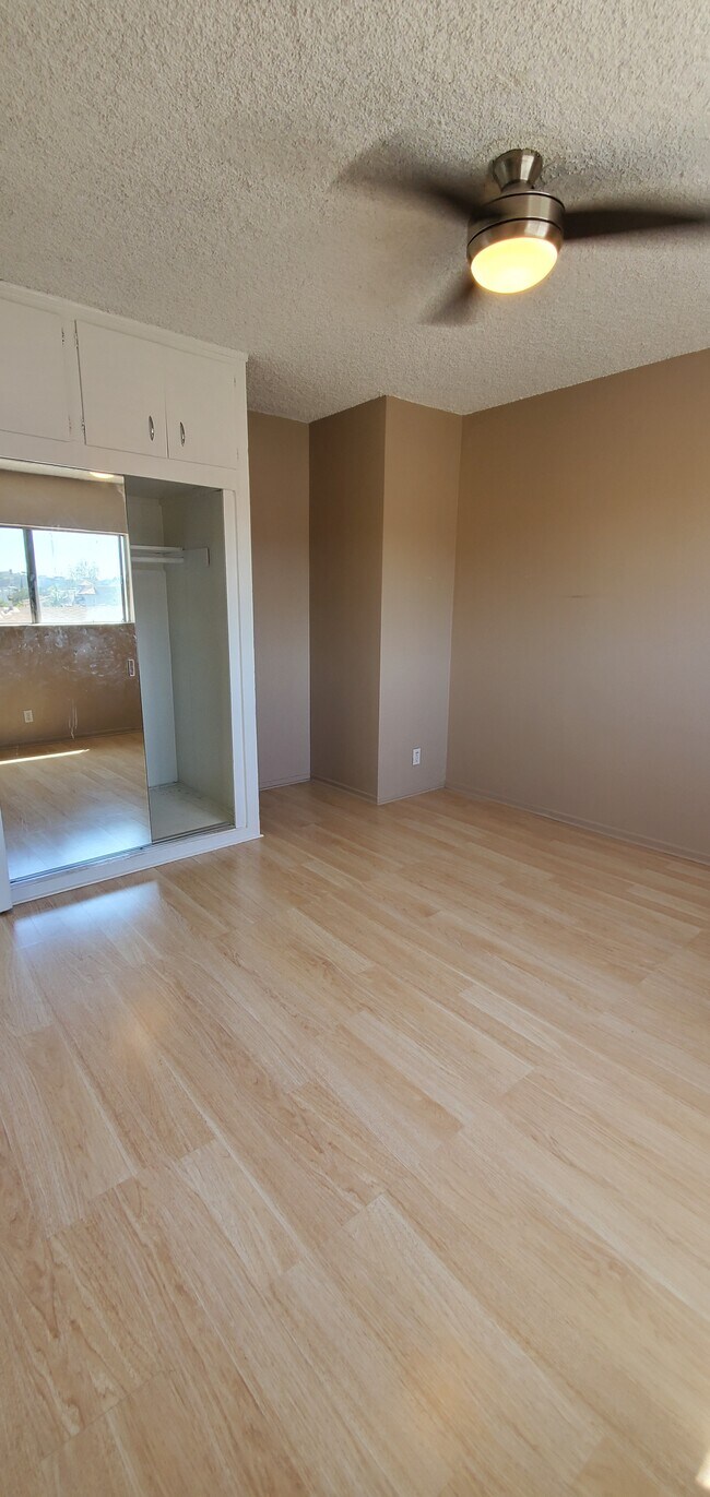 Dormitorio 1 - 2711 S Redondo Blvd