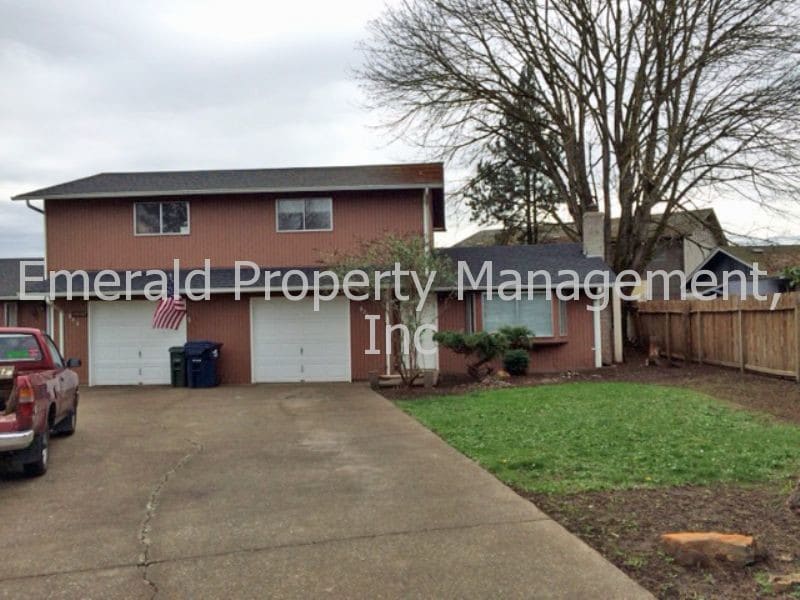 Gateway area updated 2-story duplex - Gateway area updated 2-story duplex