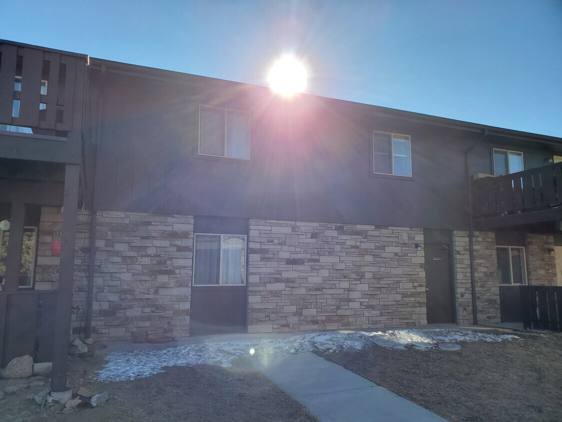 411 Elm Ave front - 411 Elm Ave