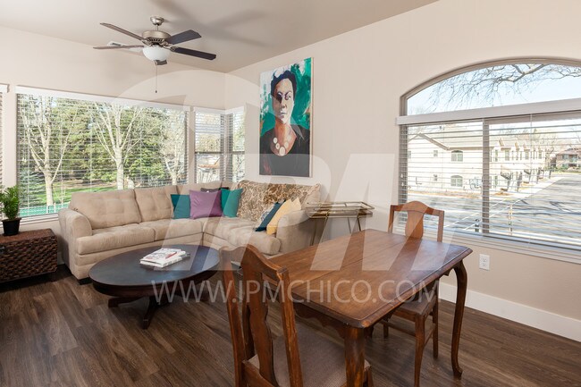 Foto del edificio - 1217 W Sacramento Ave