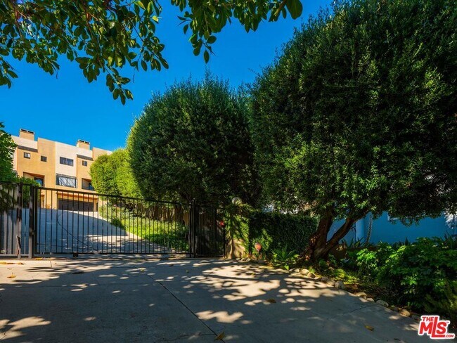 Foto del edificio - 3023 Berkeley Ave