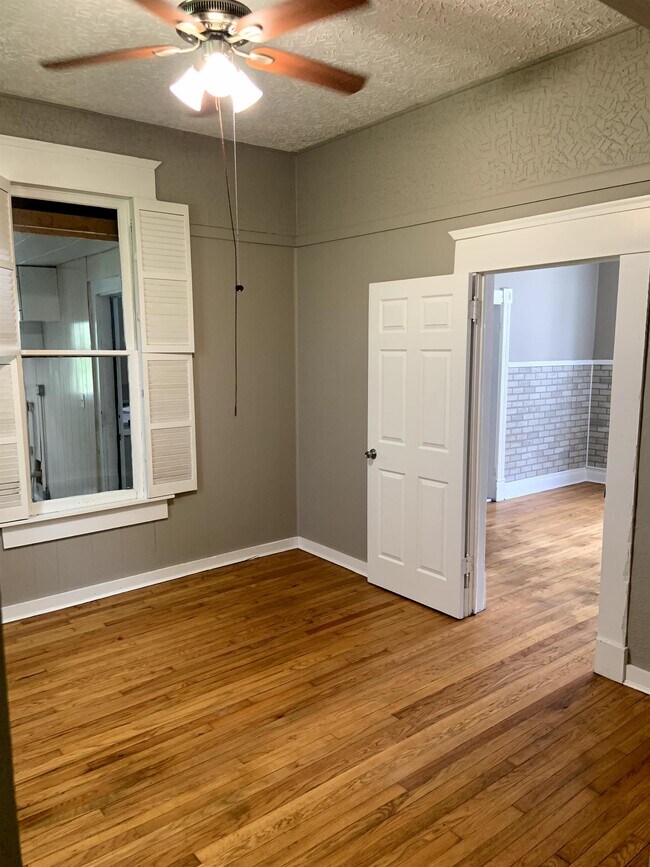 Building Photo - 610 Garden St