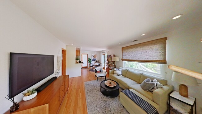 Main living area - 1720 1/2 Calle Poniente