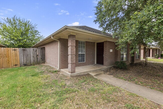 Foto del edificio - 914 Willow Pond St