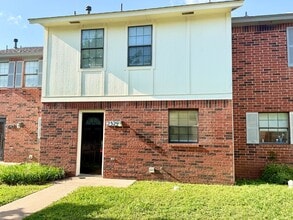 Building Photo - 2329 Heatherfield Ln