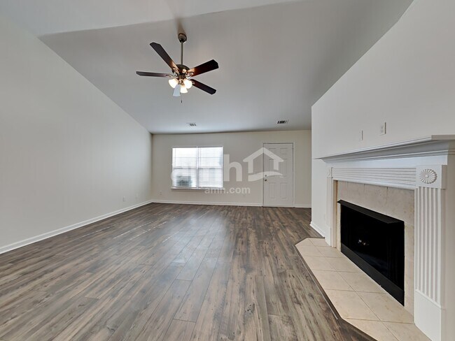 Foto del edificio - 163 Willow Point Cir