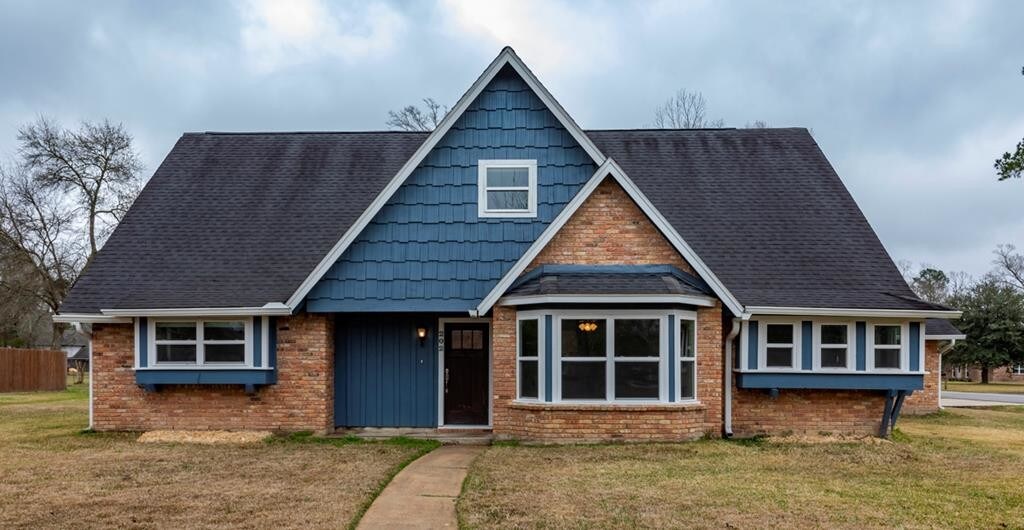 Primary Photo - 202 Pinevale Way