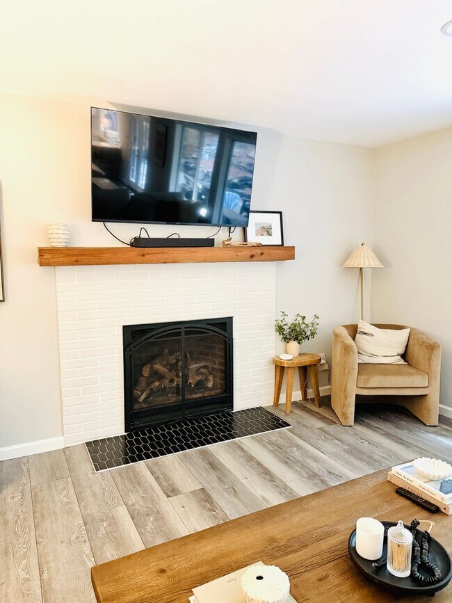 Foto del edificio - 3305 12th Ave Ct NW