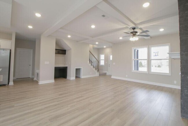 Building Photo - 485 Herman Dr