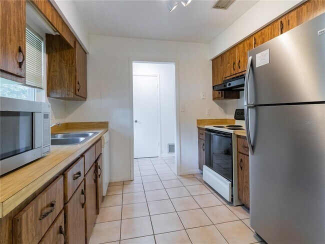 Building Photo - 2440 NW 54th Ave