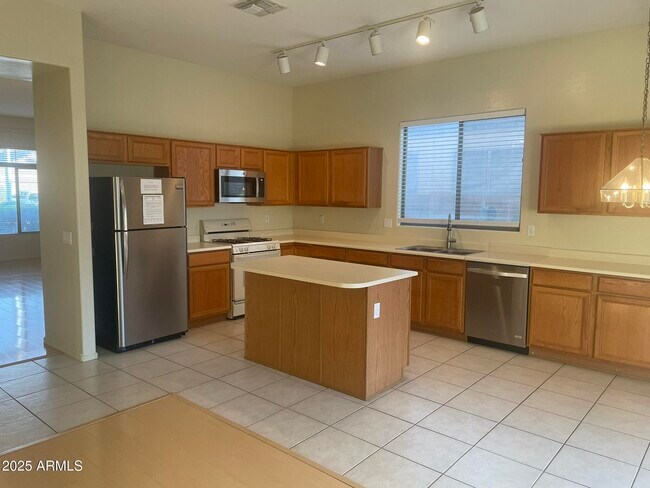 Foto del edificio - 2165 W Olive Way