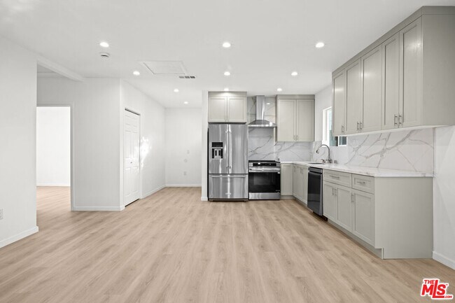 Foto del edificio - 1642 S Crest Dr