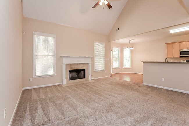 Building Photo - 207 Wildwood Way