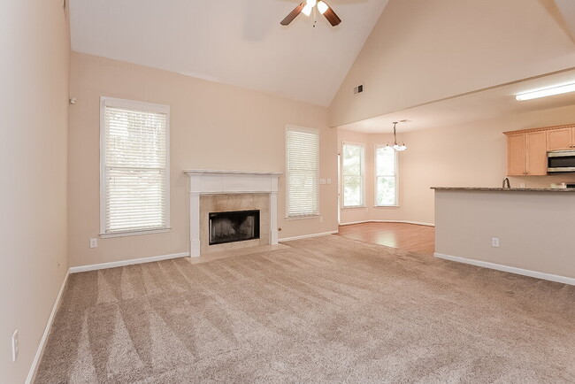Foto del edificio - 207 Wildwood Way