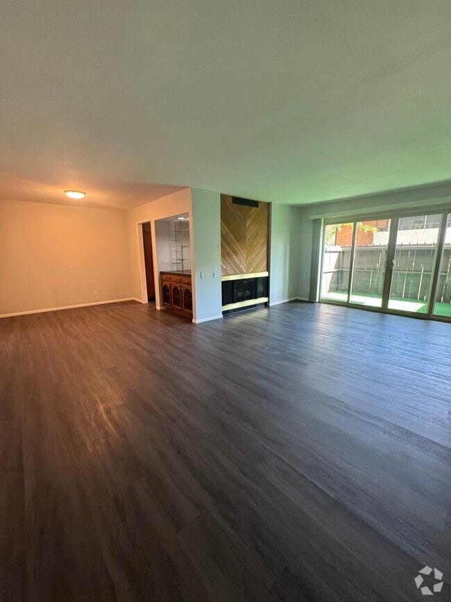 Building Photo - 31505 Lindero Canyon Rd