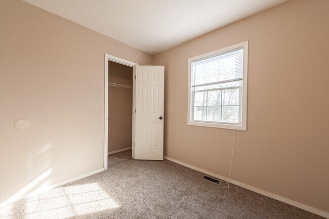 Foto del edificio - 2301 S Milton Dr