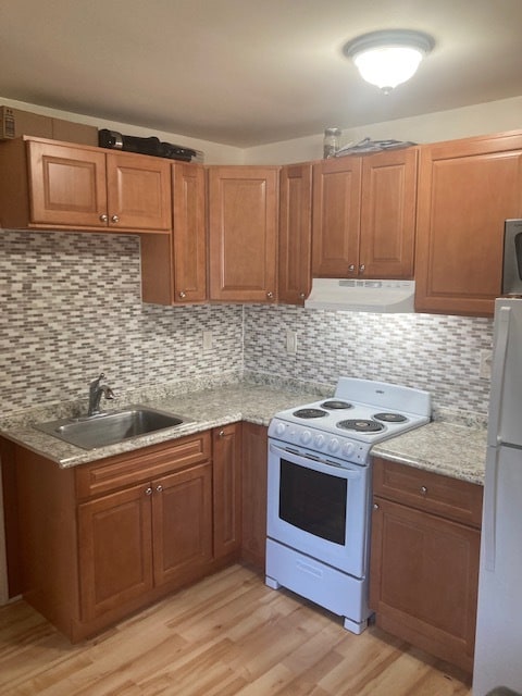 Kitchen - 77 Winfield St