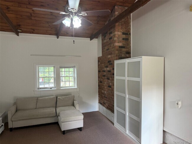 Foto del edificio - 10 Oakwood Ave